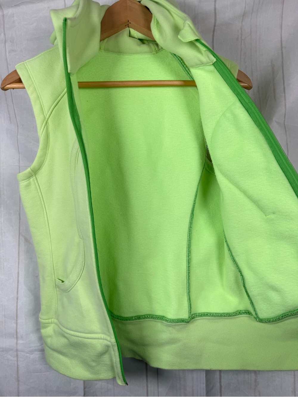 Lululemon Women’s Scuba Vest Size 4 - Picture 7 of 8